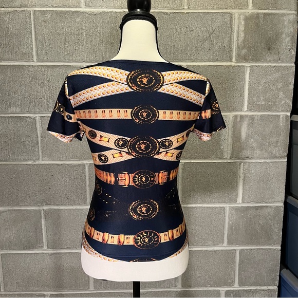 2 Women’s tops. - Picture 2 of 11